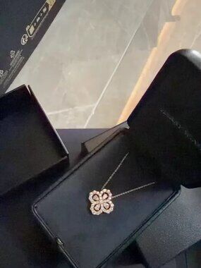 Harry Winston Silver Floral Motif Diamond Pendant Necklace